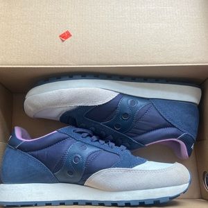 Jazz Saucony- navy and white as 8.5